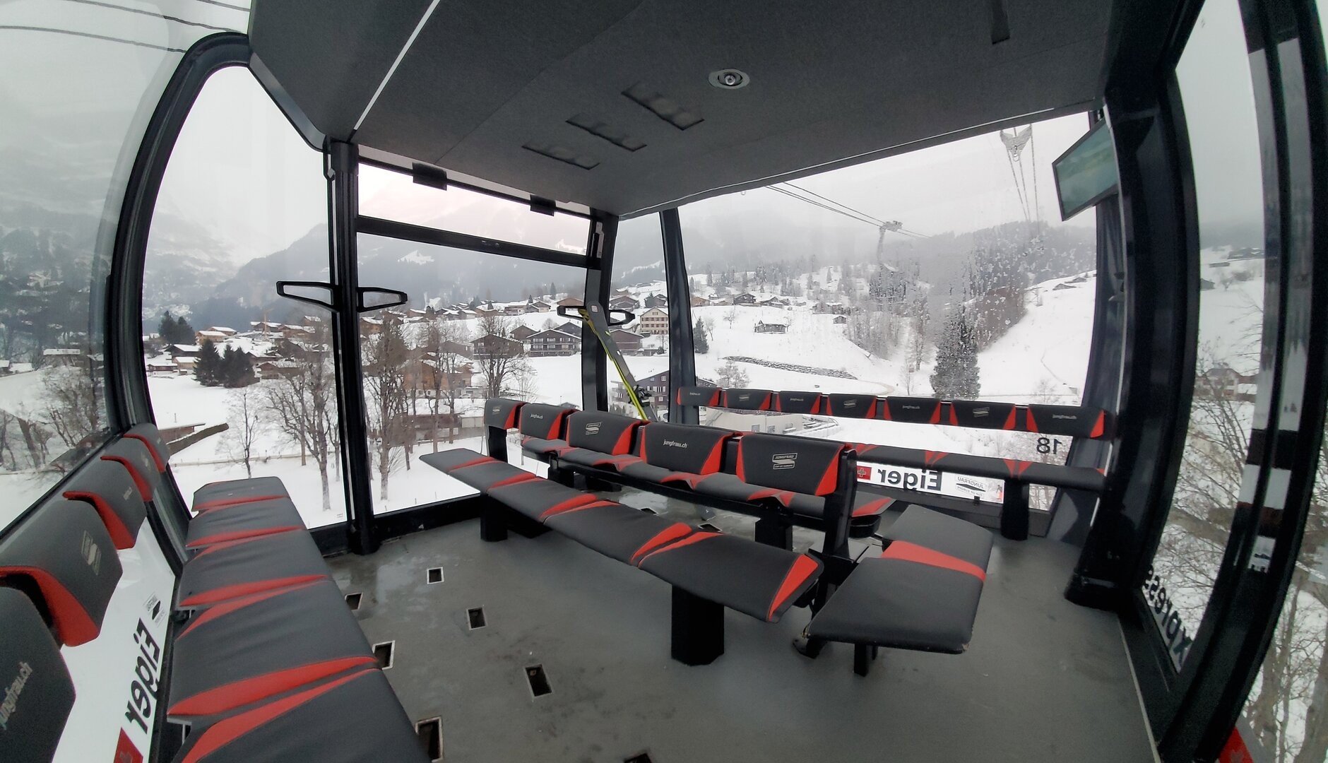 eiger-express-26-pass-gondola-mannlichen-grindelwald-28-jan-2026.jpg
